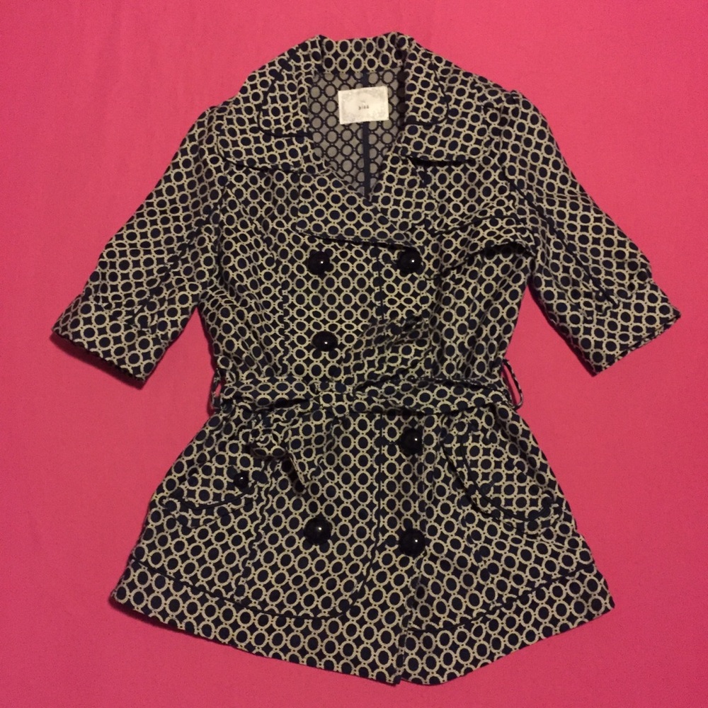 Adorable Lightweight Patterned Coat - image 1
